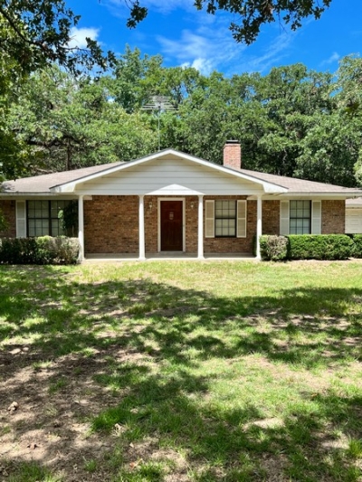 Lakewood Subdivision, 2 Bedroom 1.5 Bathroom, Brick House on 47 Wooded Acres